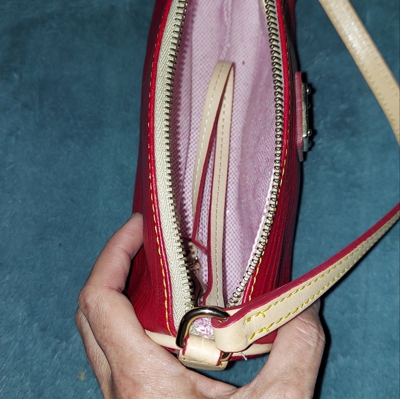 Dooney and Bourke Barrel Bag - Picture 6 of 8